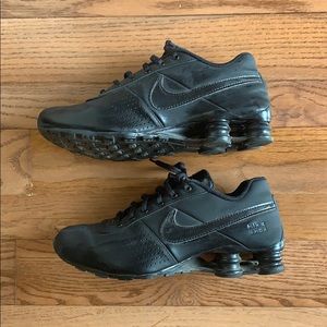 Boys Nike Shox tennis shoes
